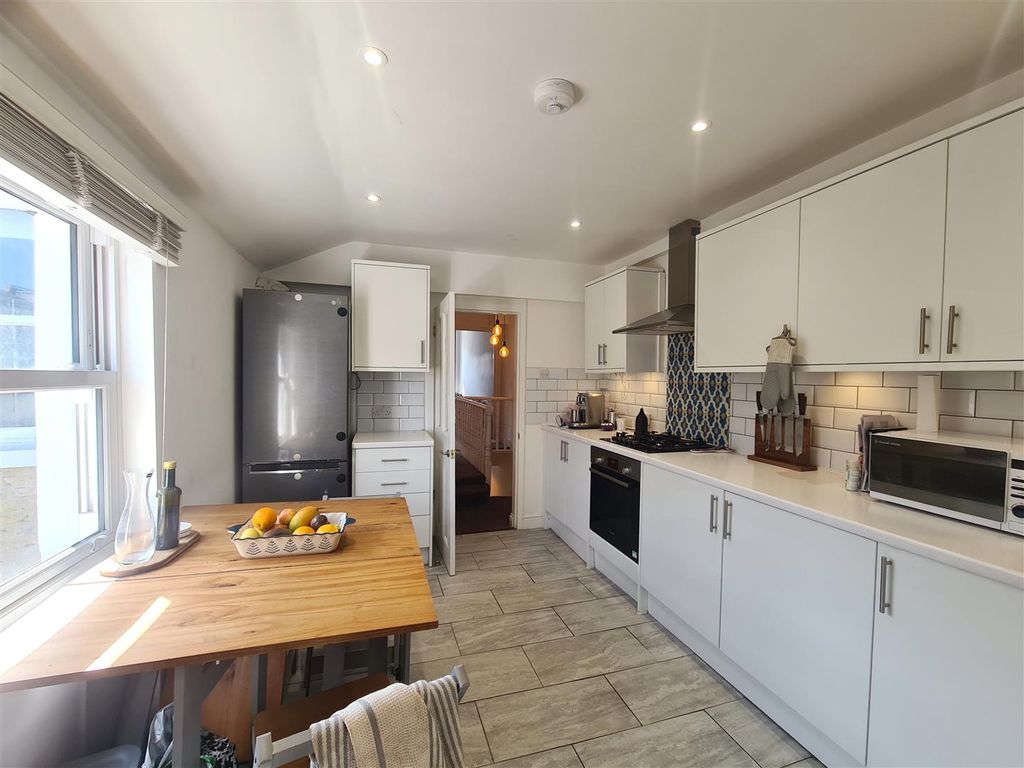 Property photo 3 of 12 Eden Harper Wingford Road