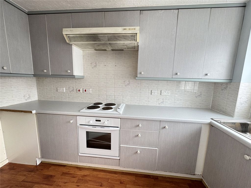 Property photo 3 of 8 Picture No. 11