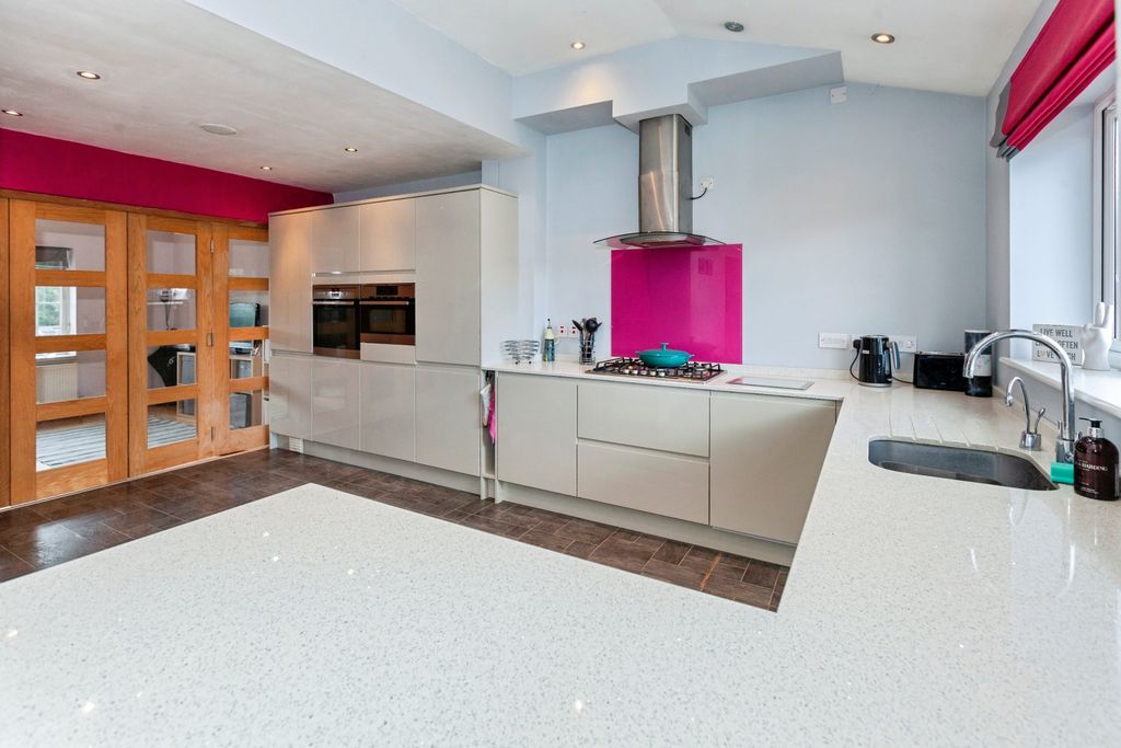 Property photo 2 of 16 Kitchen