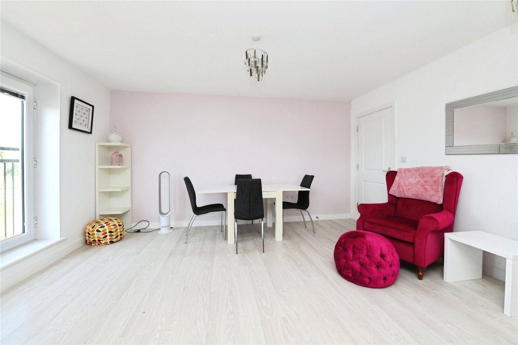 Property photo 3 of 18 Picture No. 28