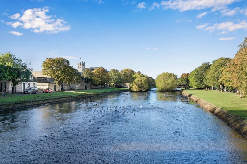 Property photo 2 of 23