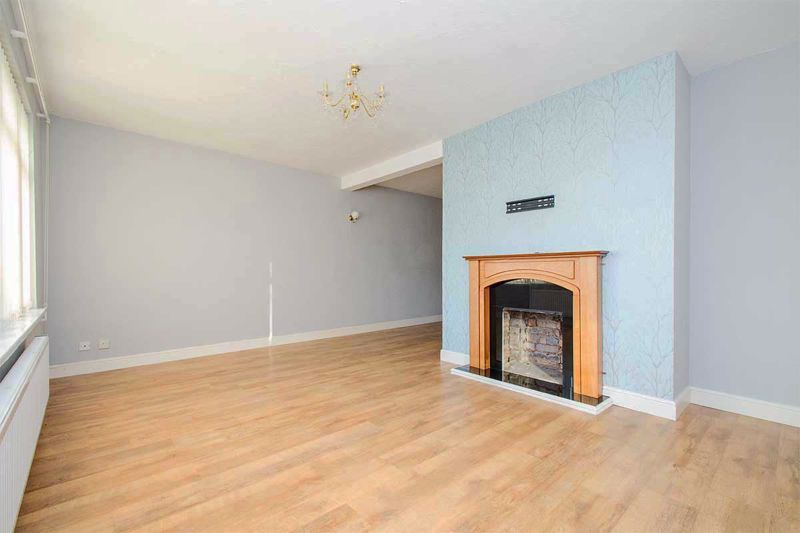 Property photo 3 of 16 Photo 6