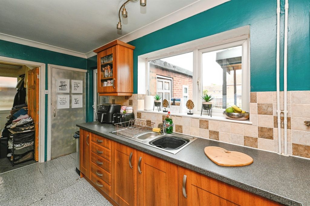 Property photo 2 of 13