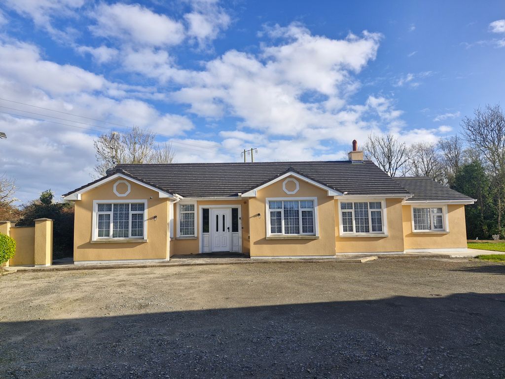 Property photo 1 of 41