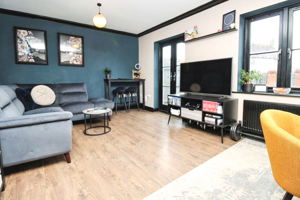 Property photo 2 of 18