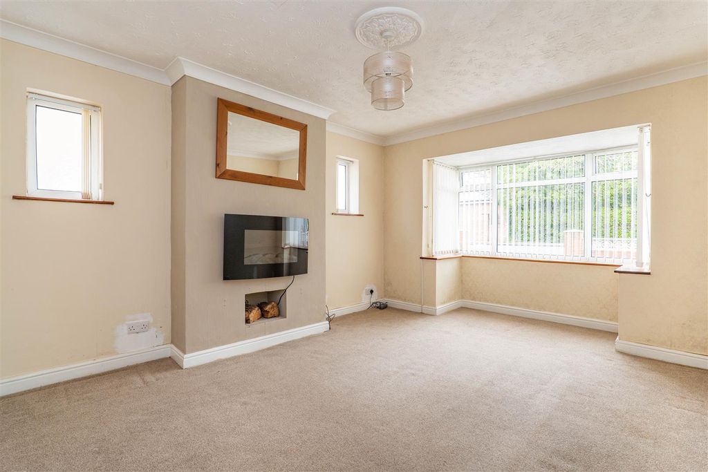 Property photo 2 of 27 Lounge