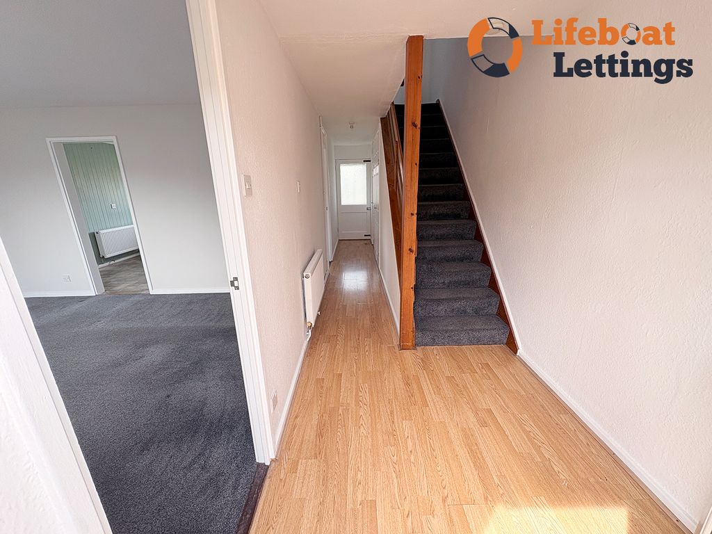 Property photo 3 of 10 Hallway