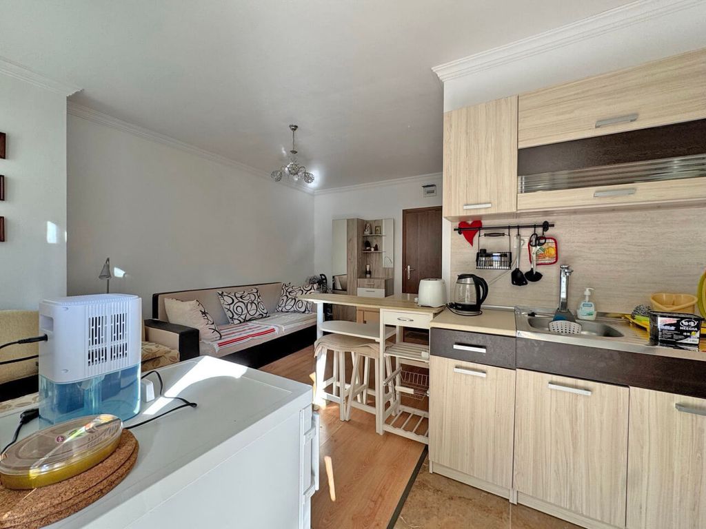 Property photo 3 of 11