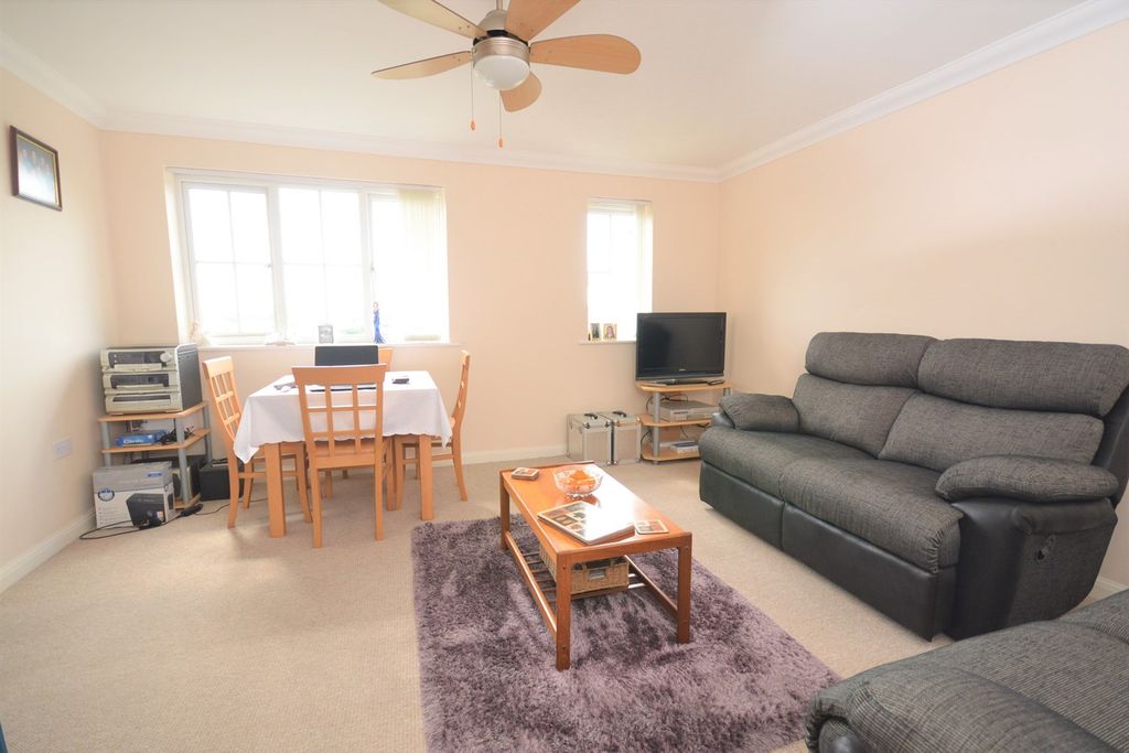 Property photo 2 of 6 Living Room