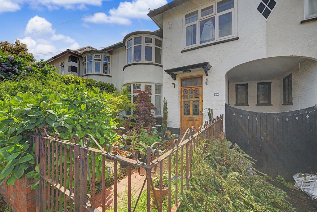 Property photo 2 of 48