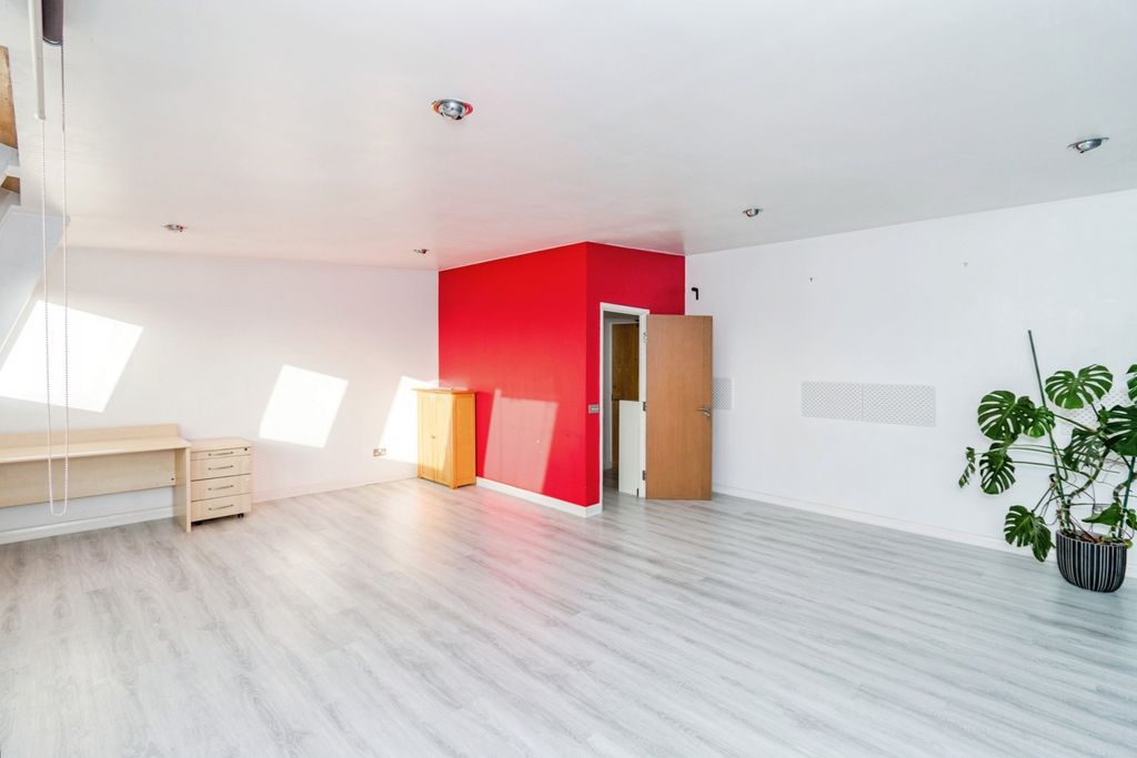 Property photo 3 of 15 Pbox-Img.Jpg