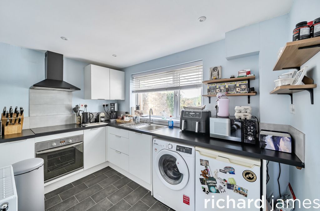 Property photo 3 of 8 E2c3ee5c67494Dd1871Aca89E8F51Bd4