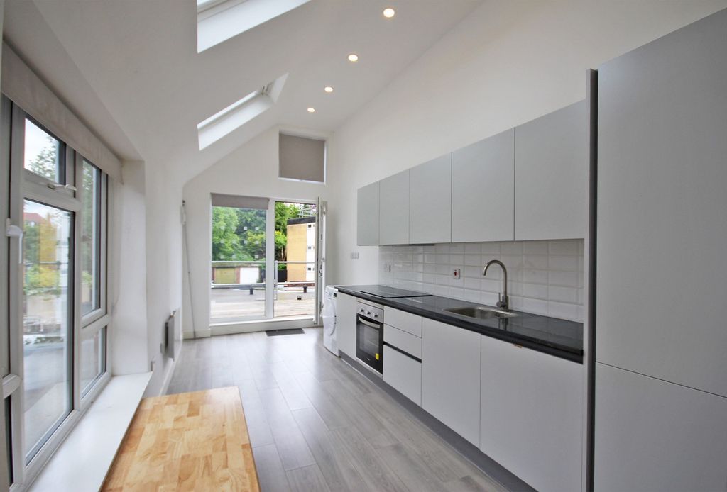 Property photo 1 of 6 2