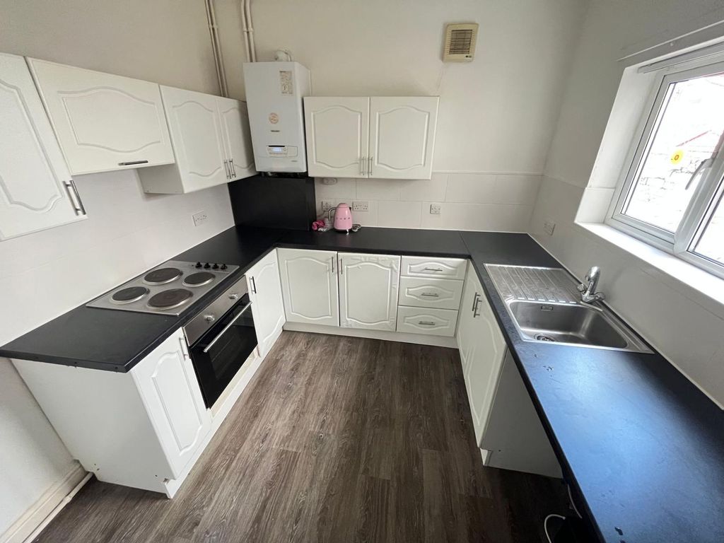 Property photo 2 of 9 Photo 10