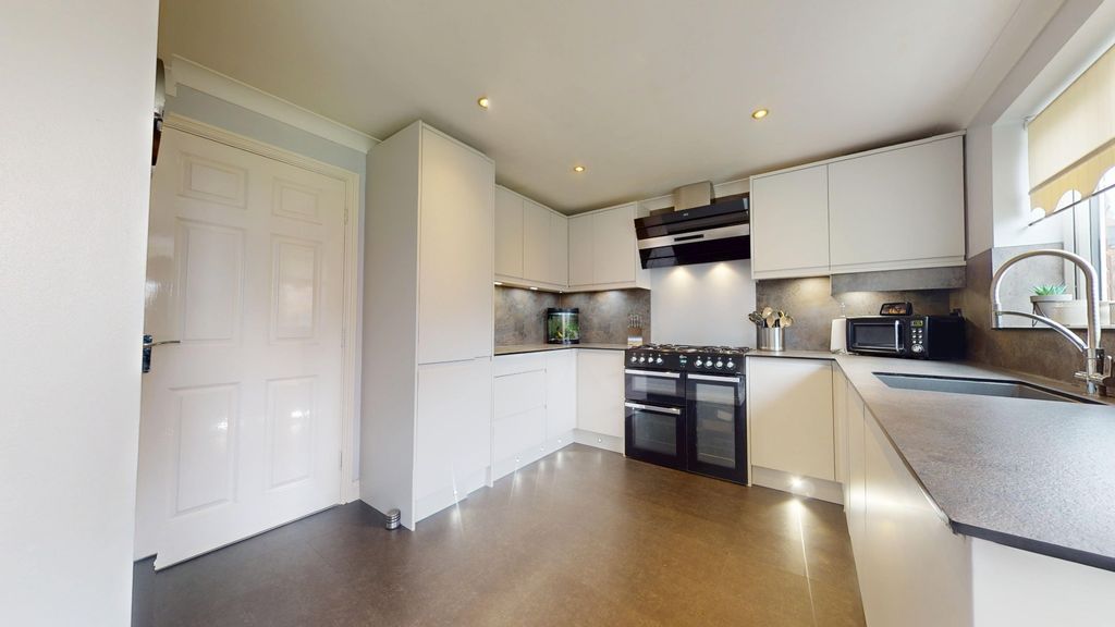 Property photo 3 of 40 5010222