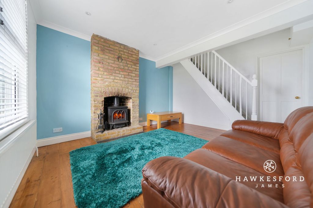 Property photo 3 of 14 Florence Cottages, Sittingbourne - Lounge