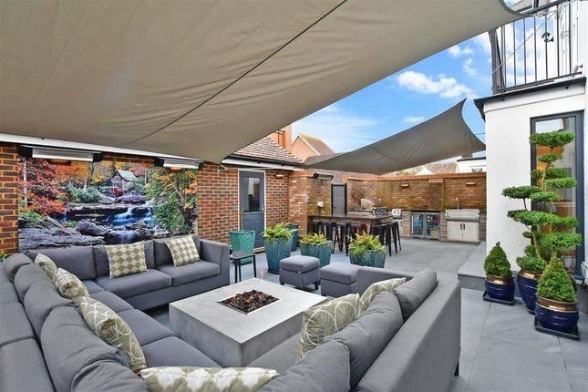 Property photo 2 of 22 Rear Garden