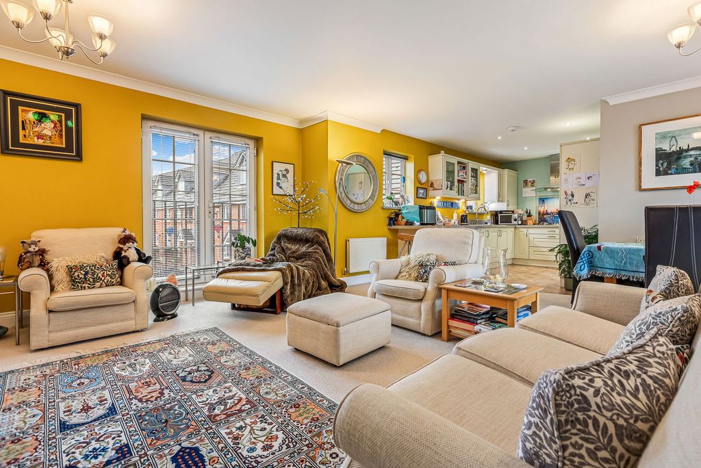 Property photo 3 of 28