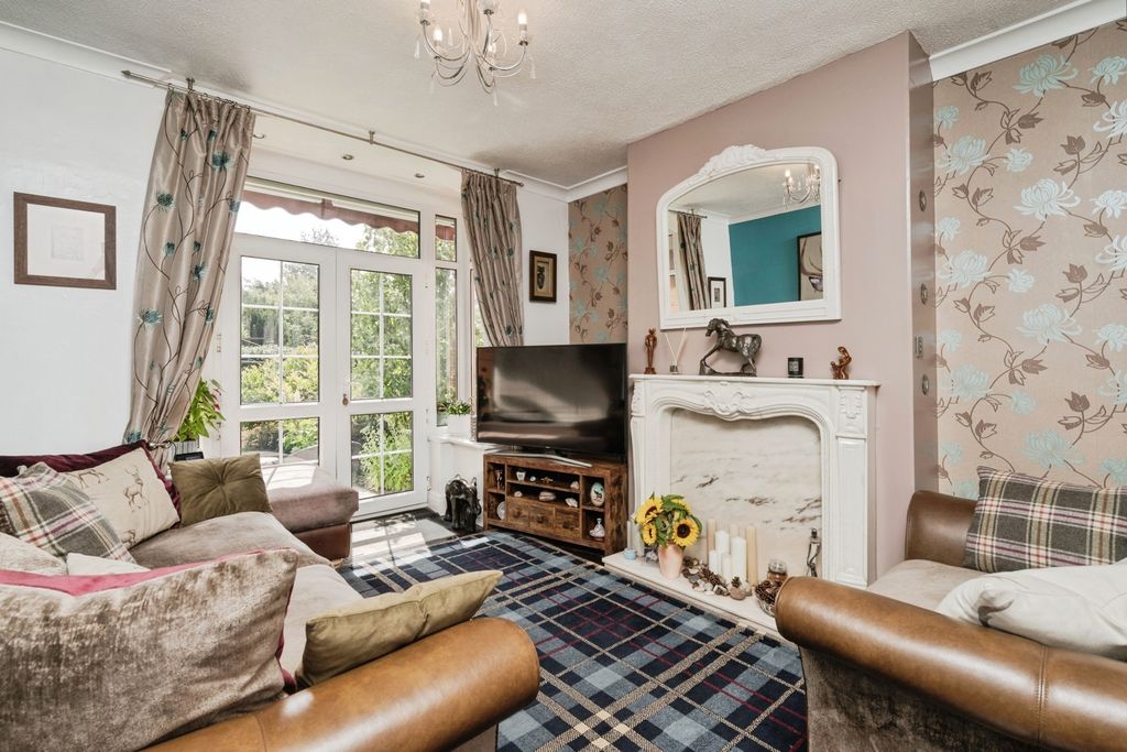 Property photo 3 of 17 Photo