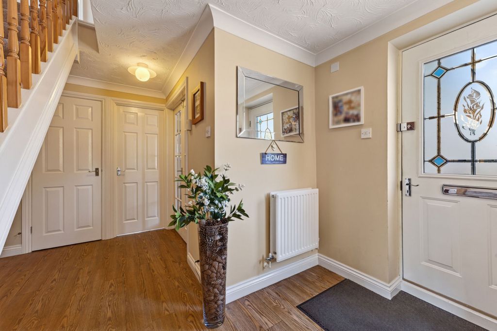 Property photo 3 of 41