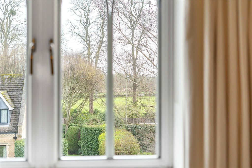 Additional image 14 of 3 bed flat for saleThe Cloisters, Pegasus Grange OX1.