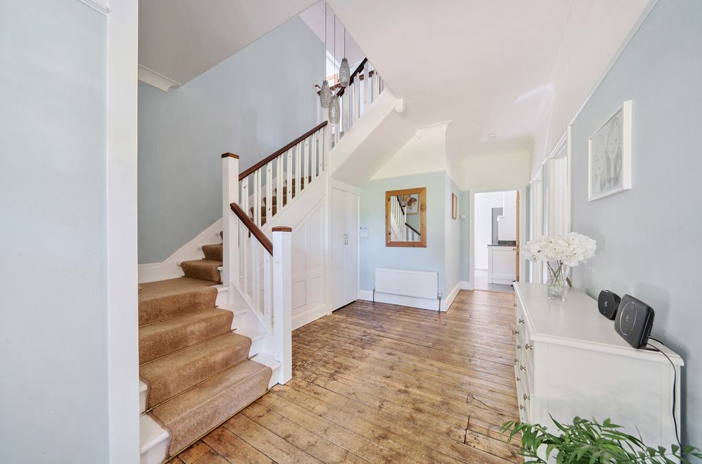 Property photo 2 of 12 1295152-4-68270Fa...