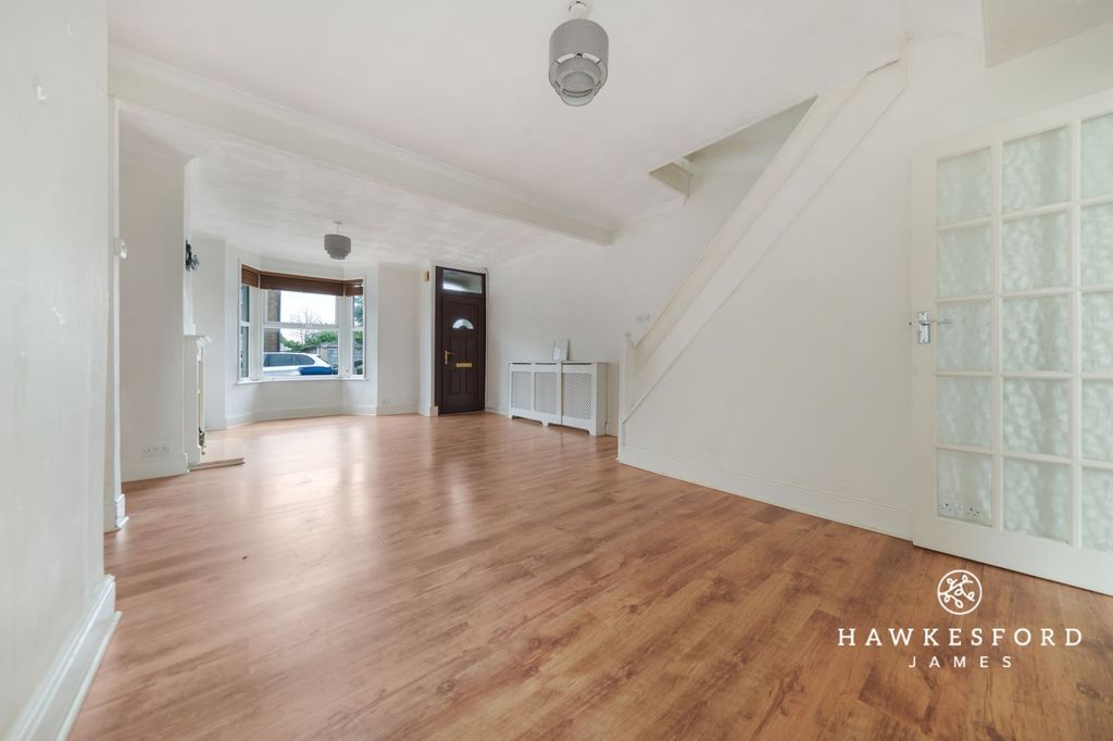 Property photo 3 of 13 Connaught Road, Sittingbourne - Lounge