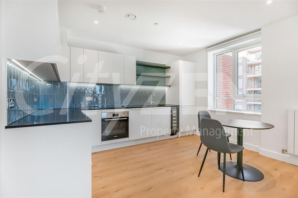 Property photo 2 of 20 Kitchen