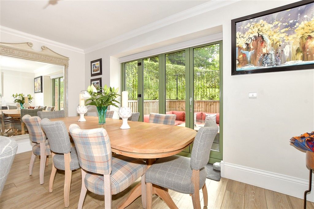 Property photo 3 of 28 Kitchen/Dining Room