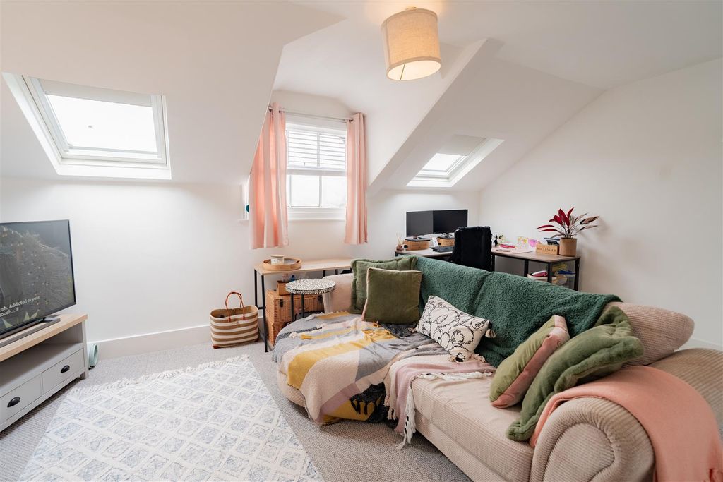 Property photo 3 of 8 Dsc06332-Hdr.Jpg