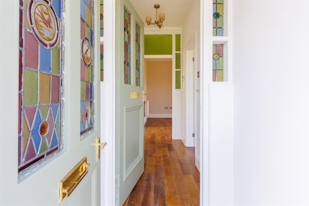 Property photo 3 of 28