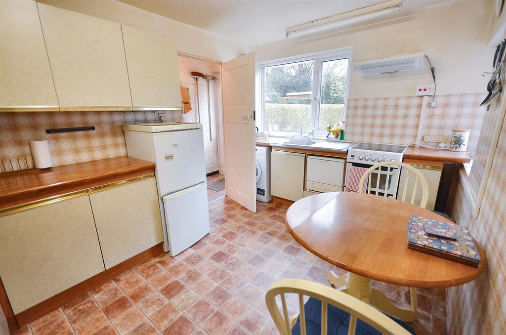 Property photo 3 of 15 Breakfast Kitchen