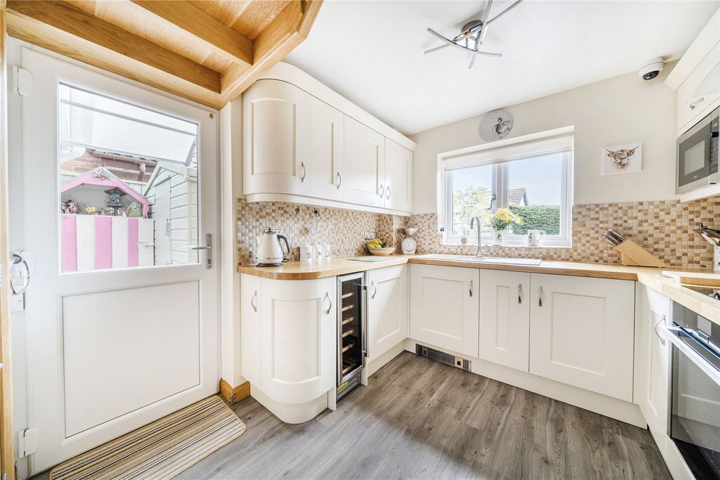 Property photo 2 of 15 Kitchen