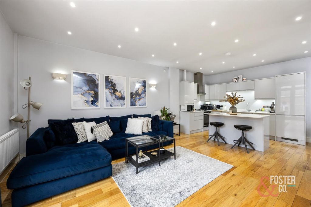 Property photo 1 of 17 1A Stoneham Lofts, Flat 3-006.Jpg