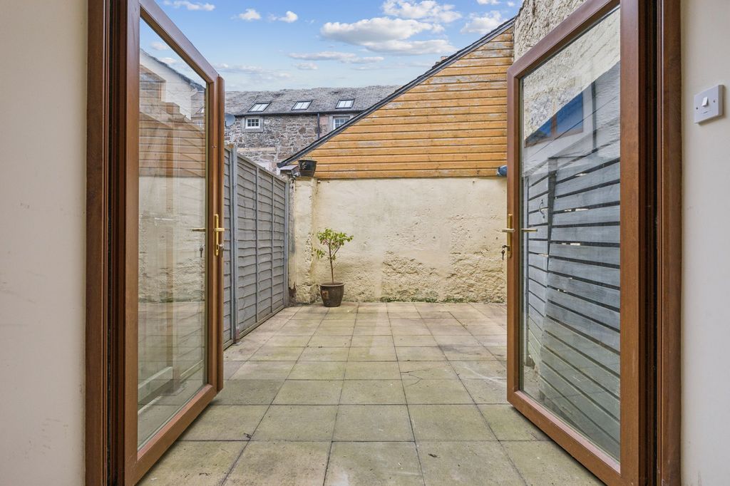 Property photo 3 of 29
