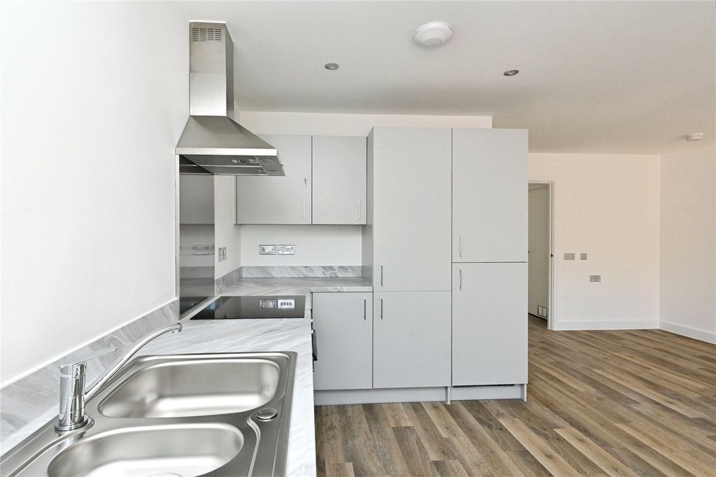 Property photo 3 of 17 Picture No. 12