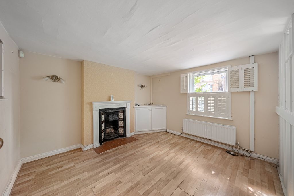 Property photo 2 of 14 5246782