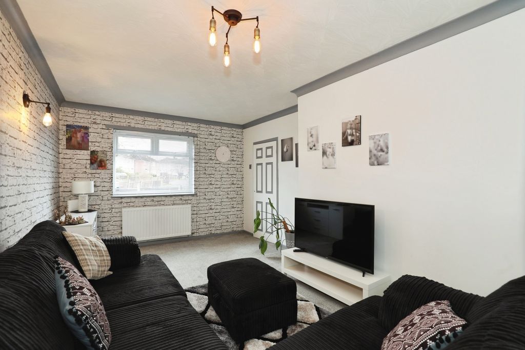 Property photo 3 of 16 Pbox-Img.Jpg