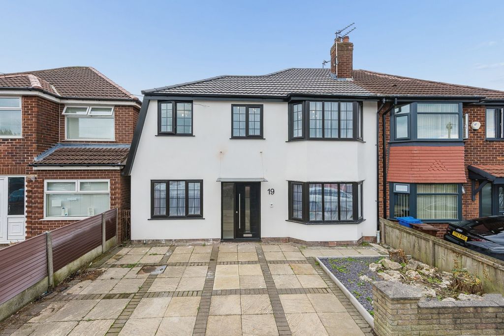 Property photo 2 of 46