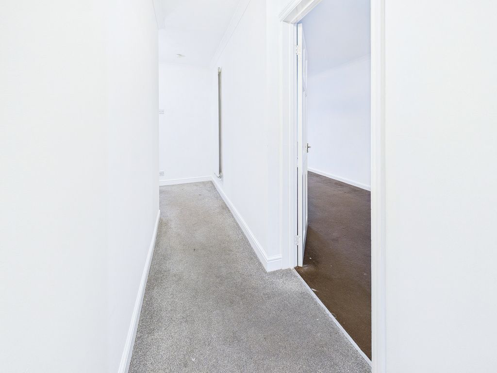 Property photo 3 of 32