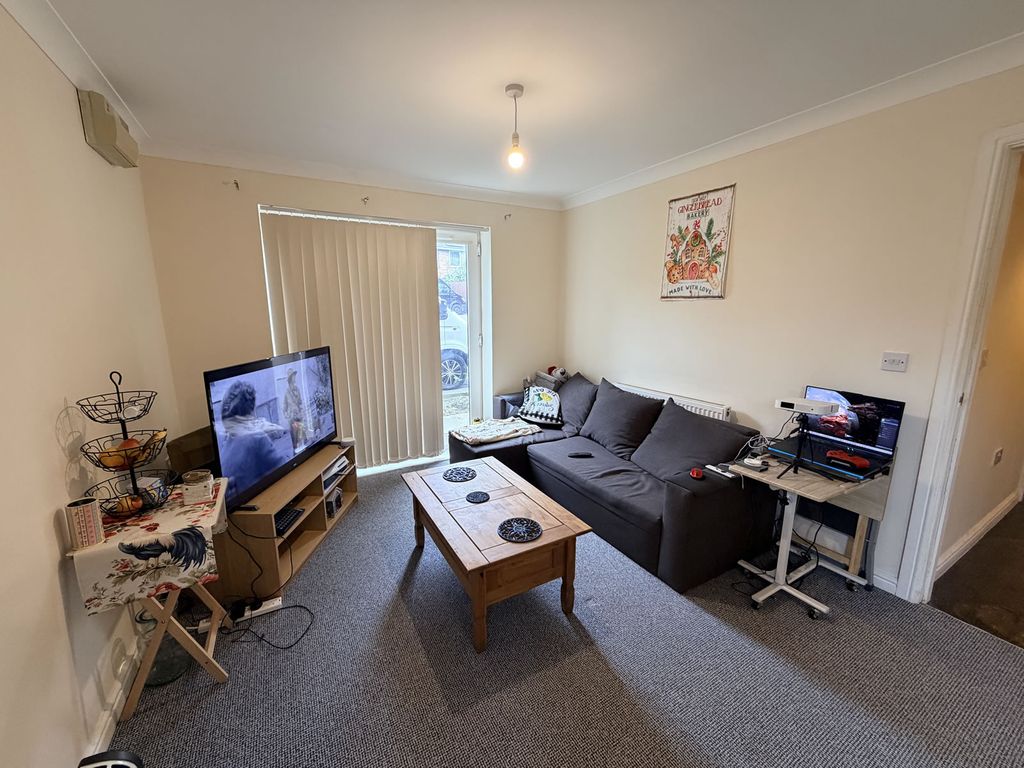 Property photo 2 of 11 Hampton3948585Image00008.Jpg