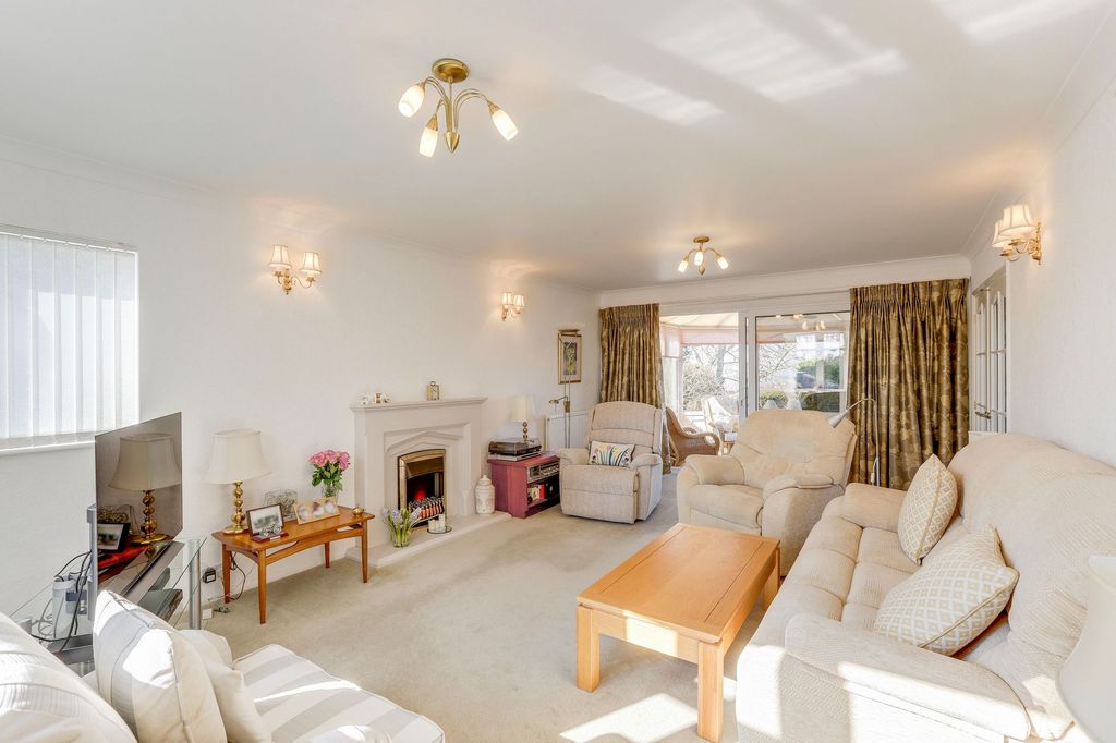 Property photo 2 of 46
