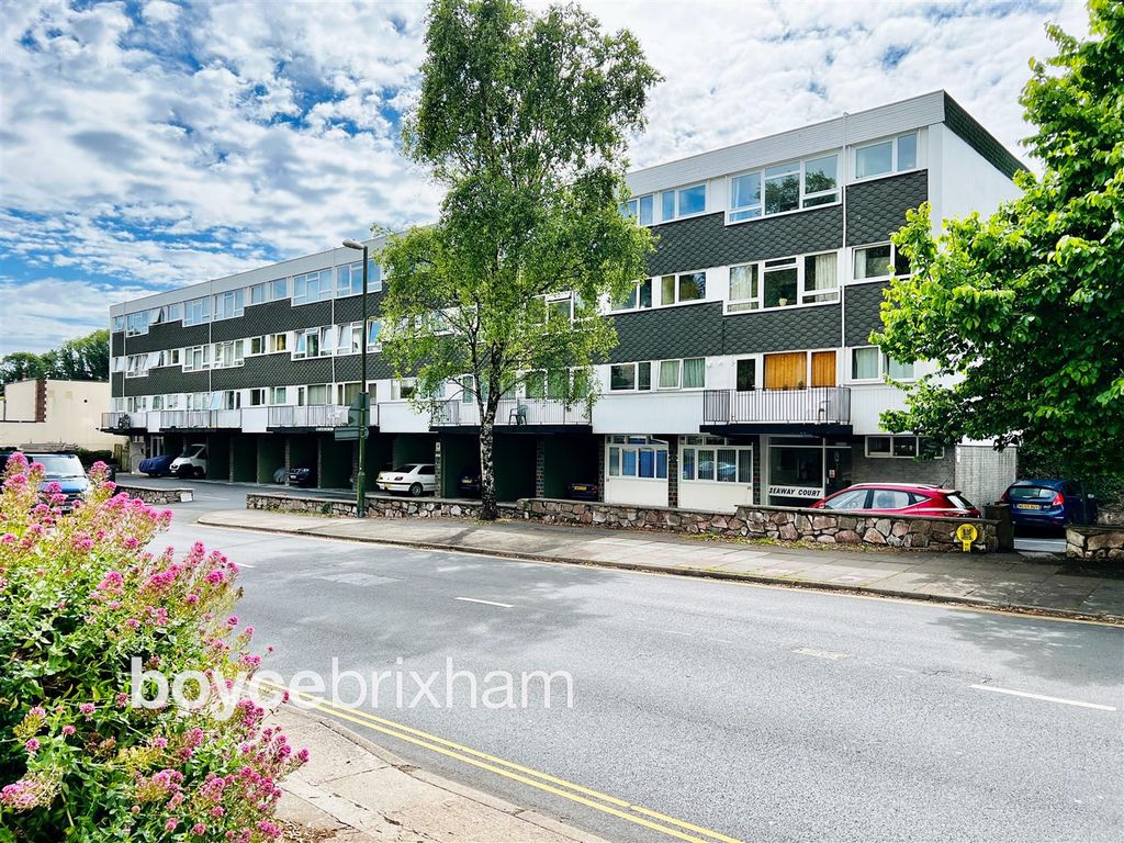 Property photo 1 of 9 Seaway Court