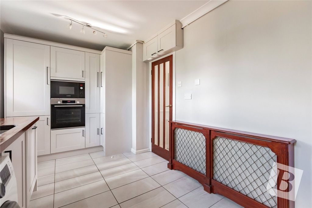 Property photo 3 of 12 Kitchen