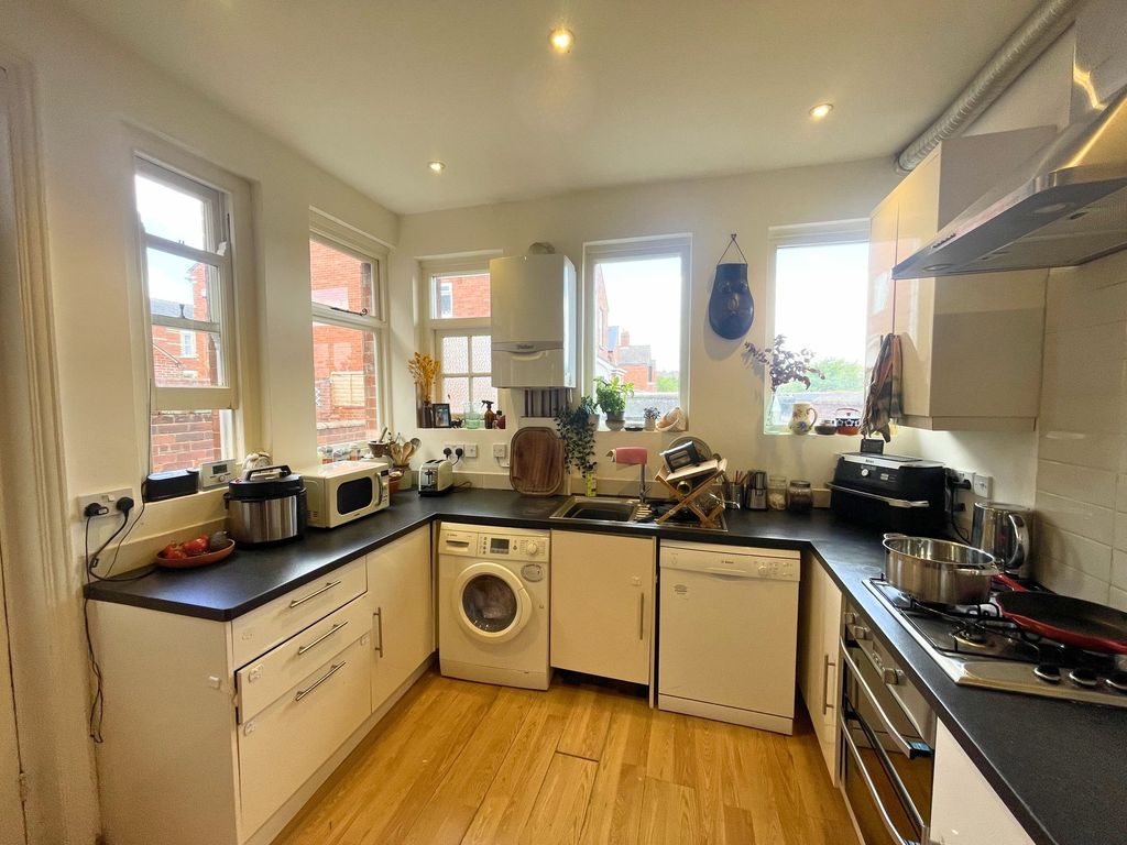 Property photo 3 of 15 Kitchen/Diner