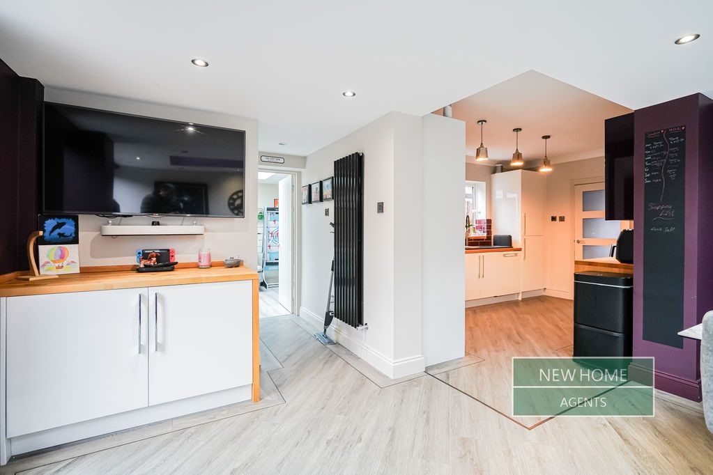 Property photo 3 of 39 Photo 15