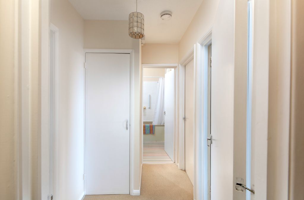 Property photo 2 of 16 Hallway