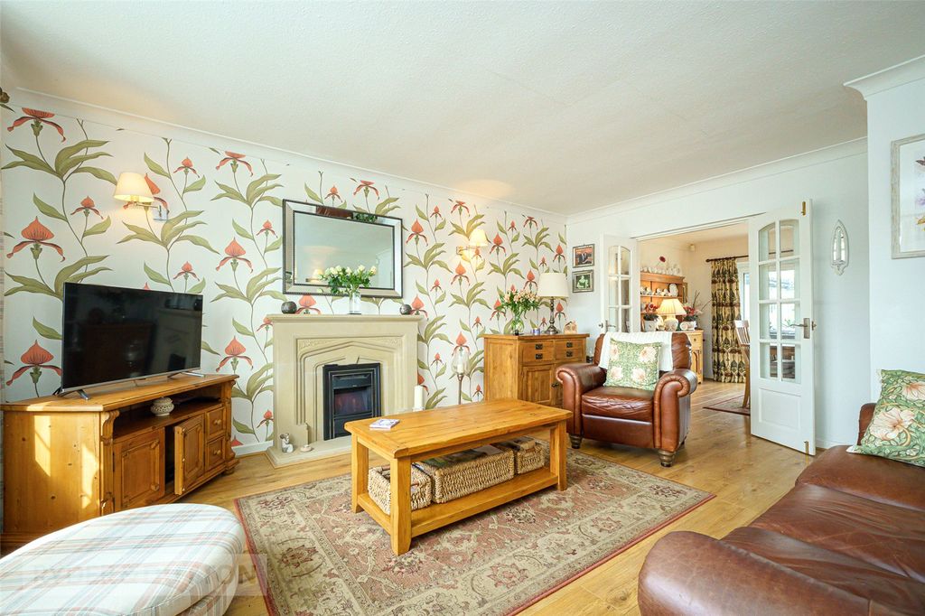 Property photo 2 of 24 Picture No. 39