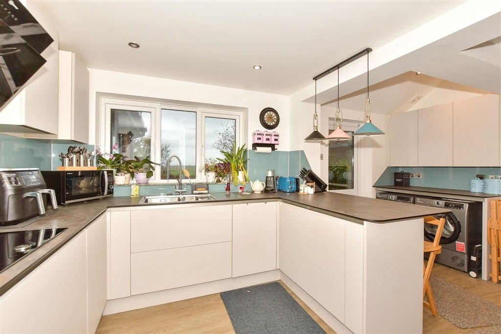 Property photo 3 of 16 Kitchen