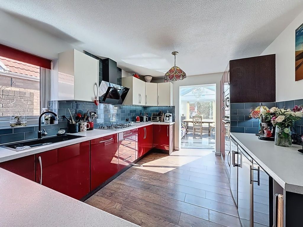 Property photo 3 of 26 Kitchen